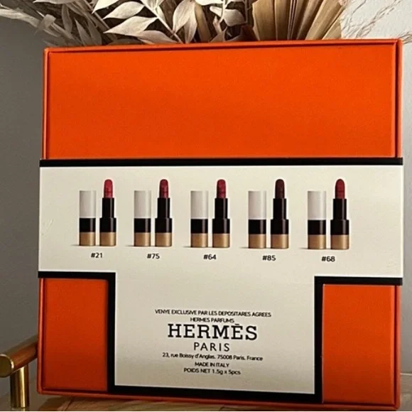 Hermes Lipstick Set - Shades of Pink and Red - Picture 4 of 4